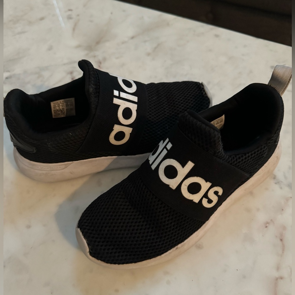 Big boys Adidas slip on size 3.5